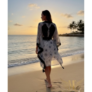 SAINT- TROPEZ MINI Kimono plazowe z czarnymi skrzydłami