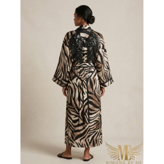 SAVANNA CHIC MAXI Klasyczne długie kimono ze skrzydłami, czekoladowa zebra